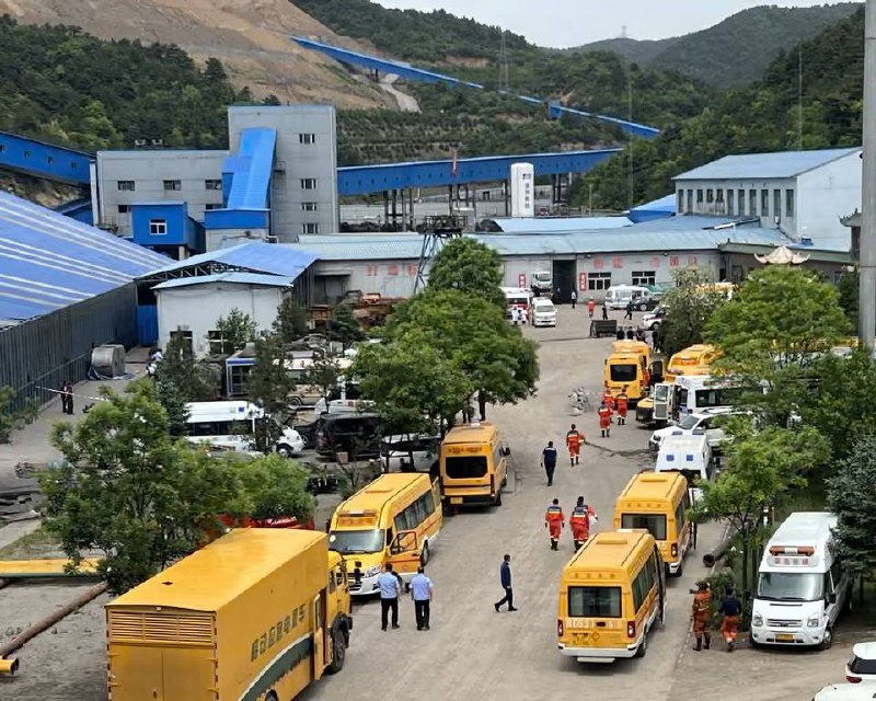 При взрыве газа на шахте в провинции Шаньси погибли 90 человек, 123 ранены